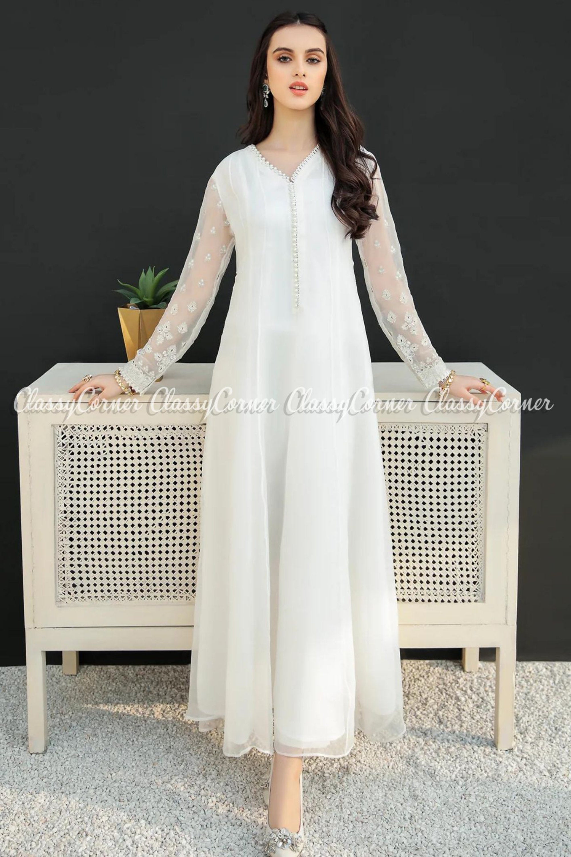 Top 10 Asian Actresses in Beautiful White Dress. Busty Pakistani Girls Hot  in Tradition Dress, Kinza Hashmi HD phone wallpaper | Pxfuel